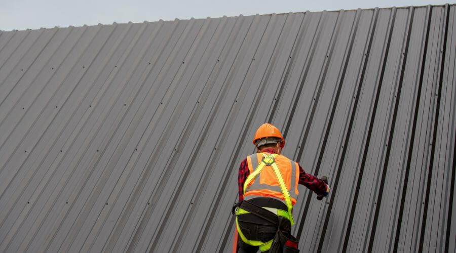 Professional gutter cleaning in Kendall Park, NJ